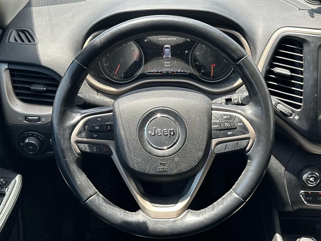 Used 2016 Green Jeep Limited image 21