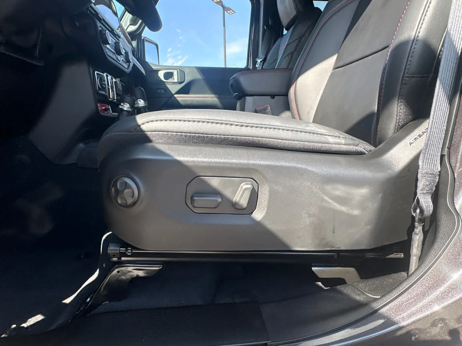 New 2026 Granite Crystal Metallic Clearcoat Jeep Rubicon X image 20