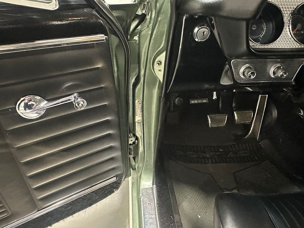 Used 1964 Green Pontiac  image 76