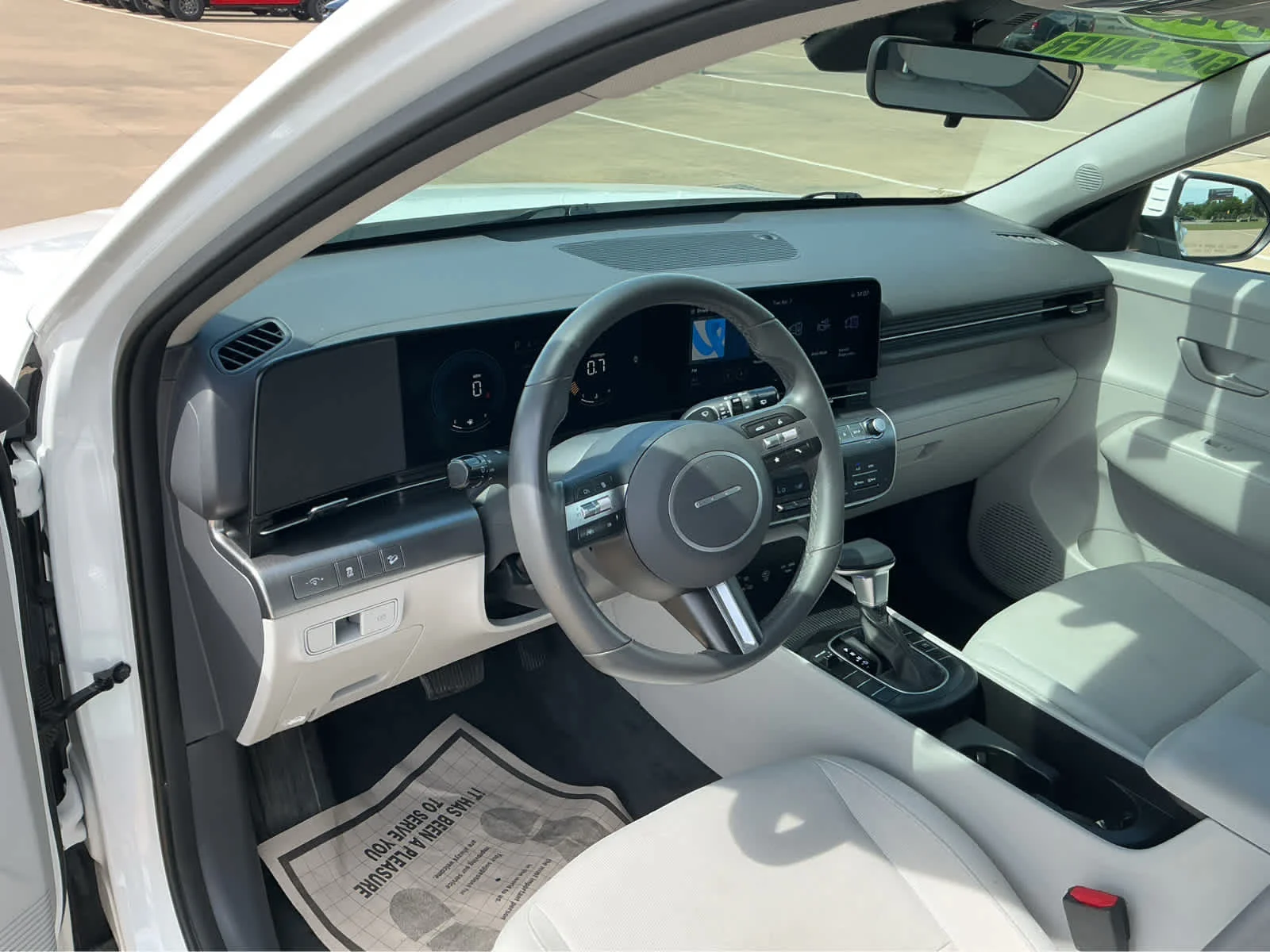 Used 2025 Atlas White Hyundai SEL image 12