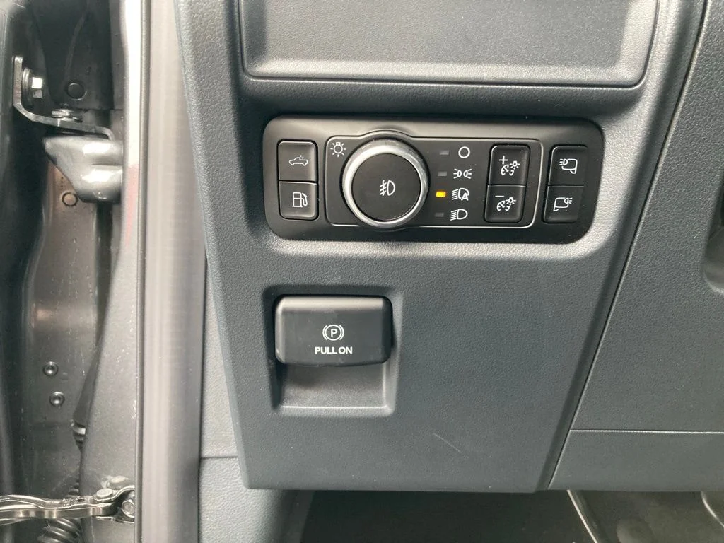 Used 2025 Gray Ford XLT image 28