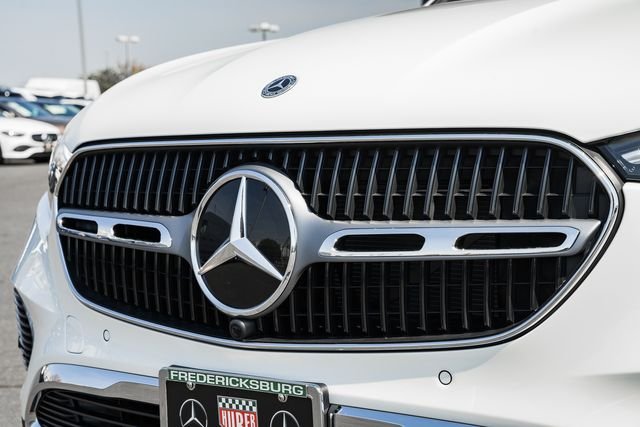 New 2026 Polar White Mercedes-Benz GLC 300 image 12