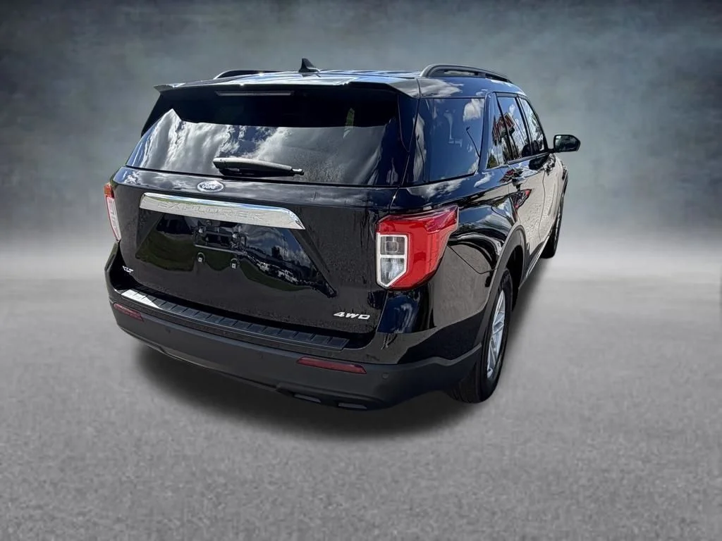 Used 2023 Black Ford XLT image 5