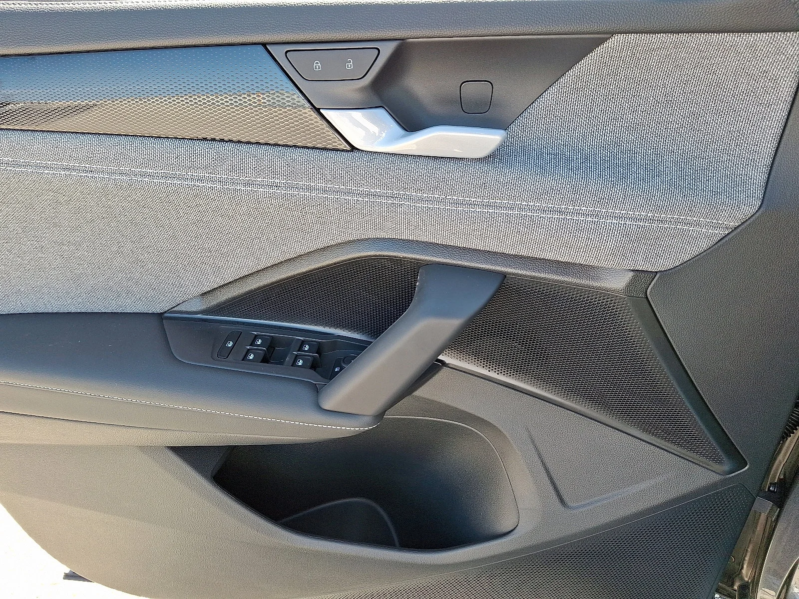 New 2026 Platinum Gray Metallic Volkswagen S image 9