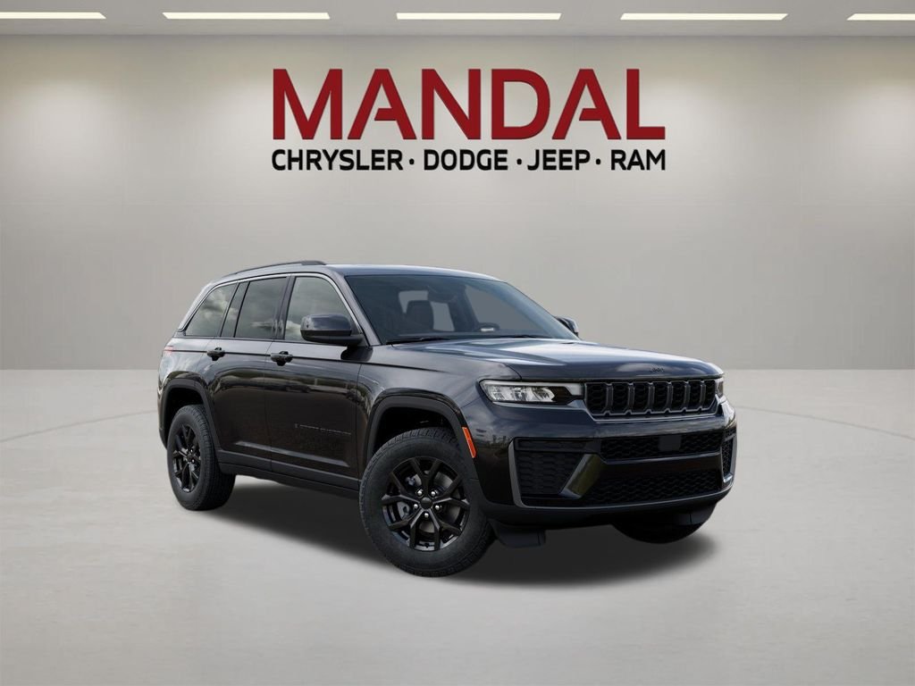 New 2026 Diamond Black Crystal Pearl-Coat Exterior Paint Jeep Laredo Altitude image 5