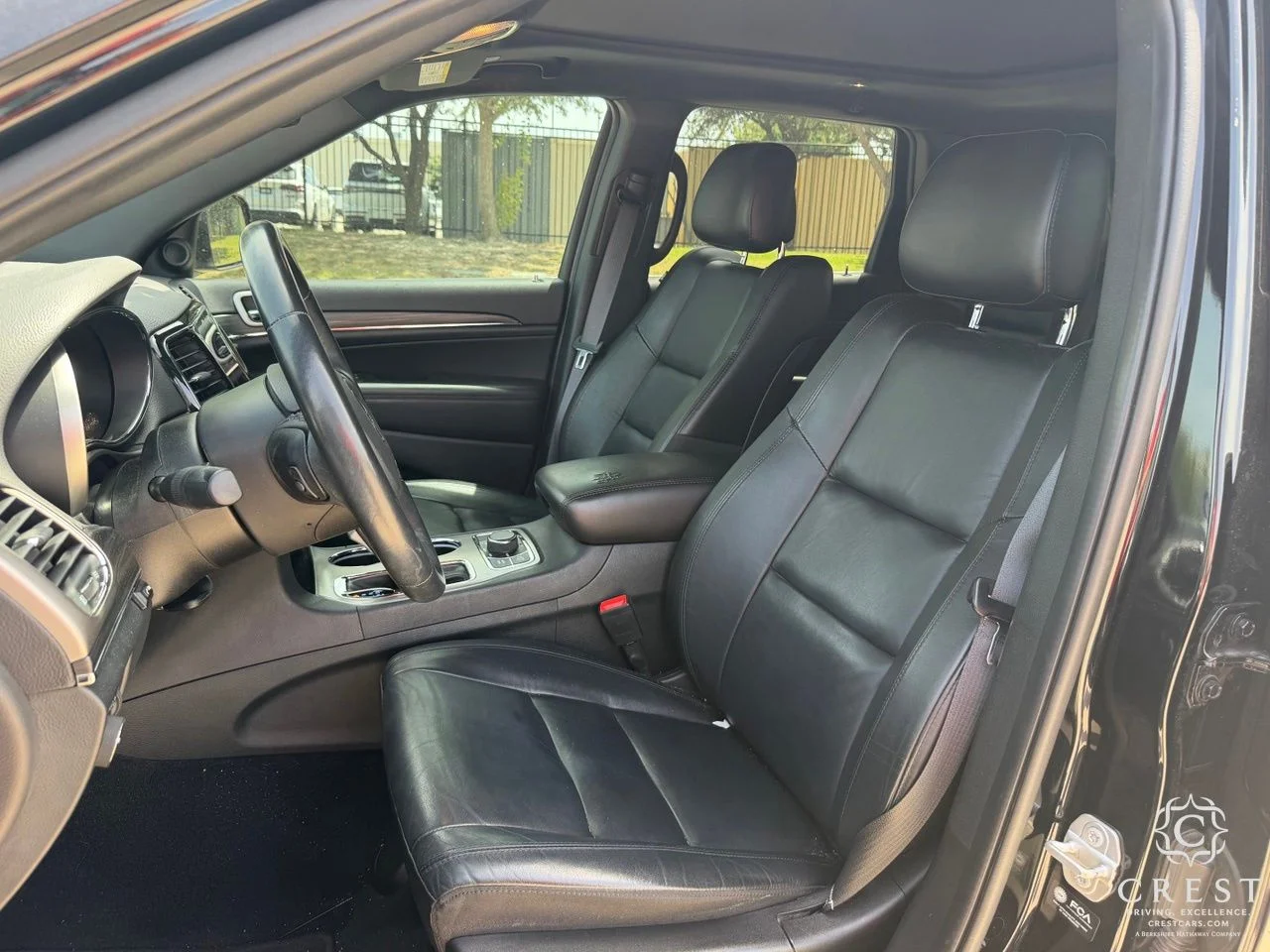 Used 2022 Diamond Black Crystal Pearlcoat Jeep Limited image 13
