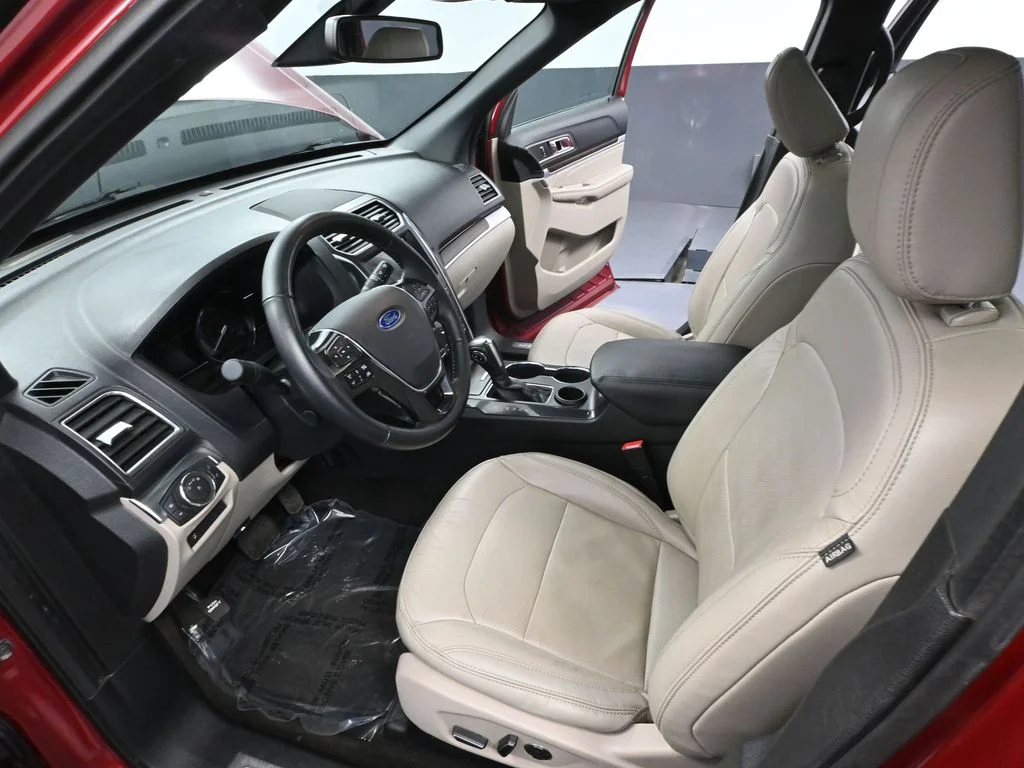 Used 2018 Red Ford Limited image 22