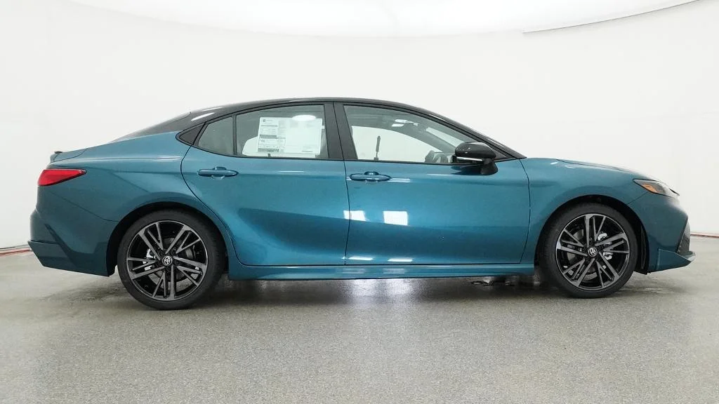 New 2026 Ocean Gem with Midnight Black Metallic roof Toyota XSE image 13