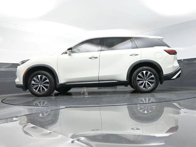 Used 2024 White INFINITI PURE image 49