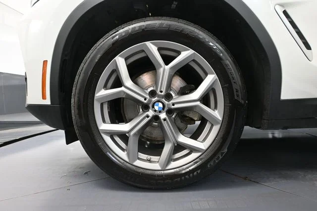 Used 2023 White BMW xDrive30i image 17