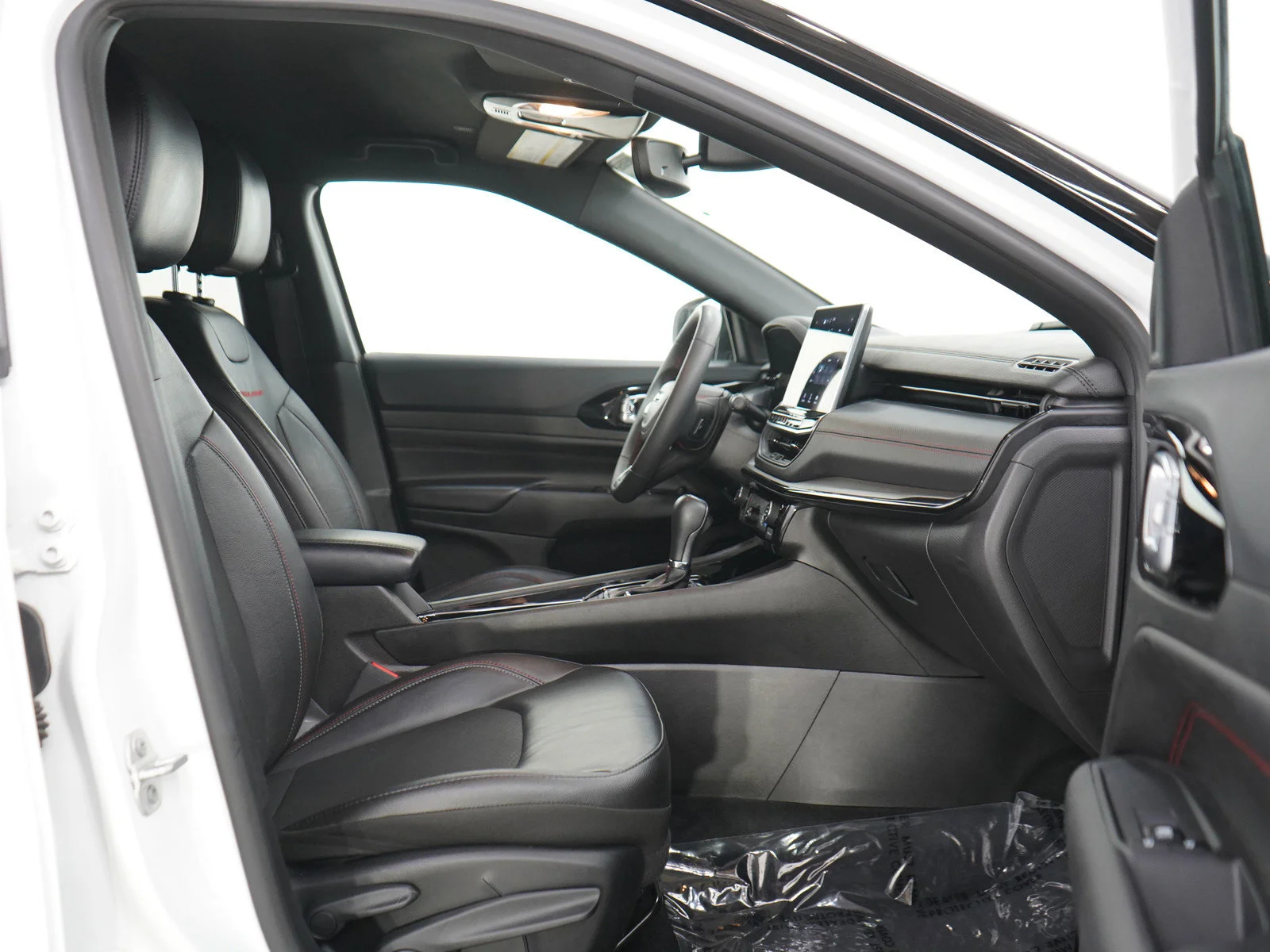 Used 2025 Bright White Clearcoat Jeep Trailhawk image 11