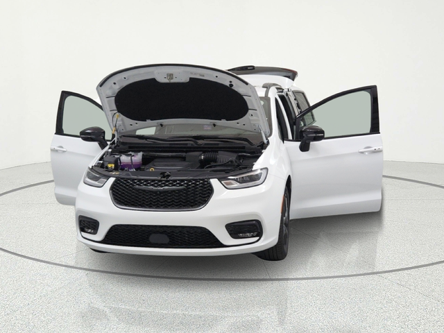 2026 Chrysler Pacifica Limited - Photo 6