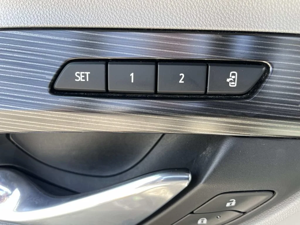 Used 2019 QUICKSILVER METALLIC GMC SLT image 24