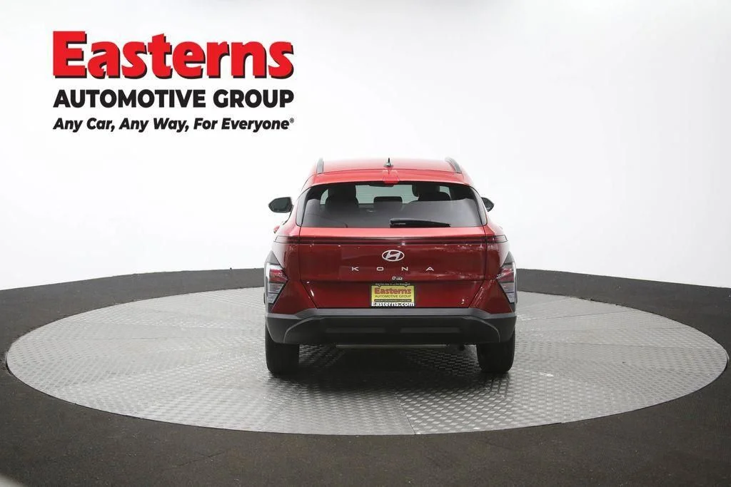 Used 2025 Red Hyundai SEL image 37