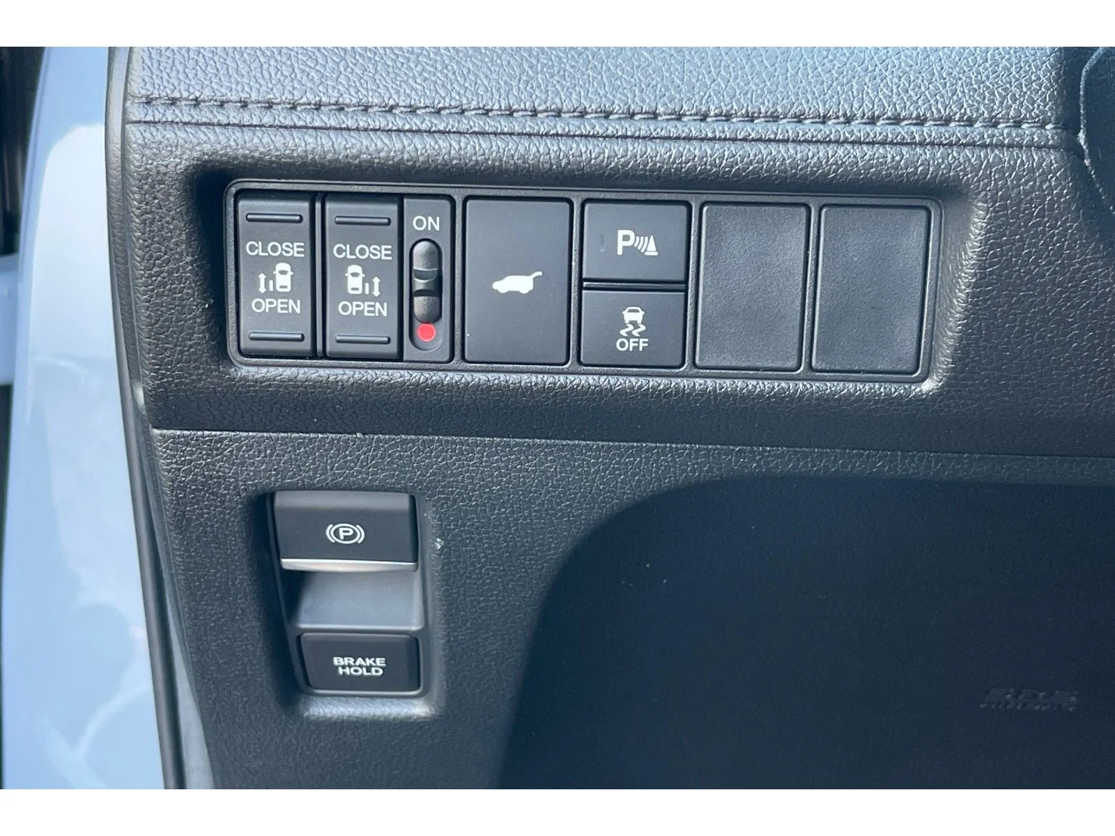 Used 2025 SONIC GRAY PEARL Honda Touring image 42