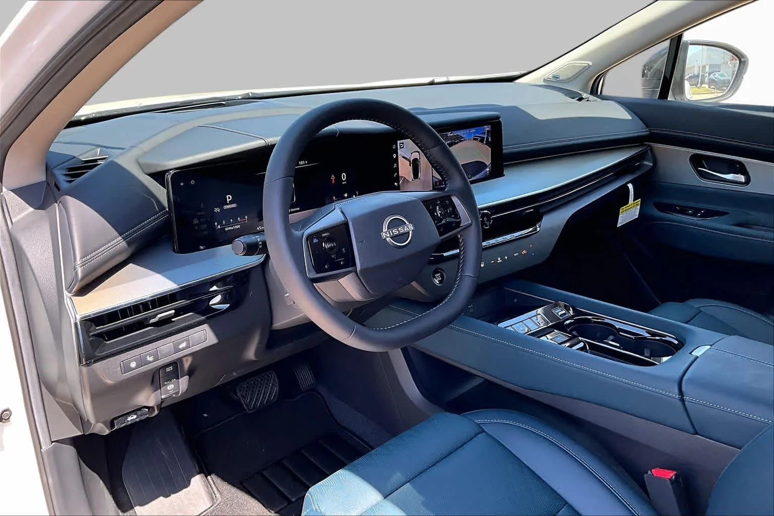 New 2026 Everest White Pearl Tricoat Nissan Platinum image 8
