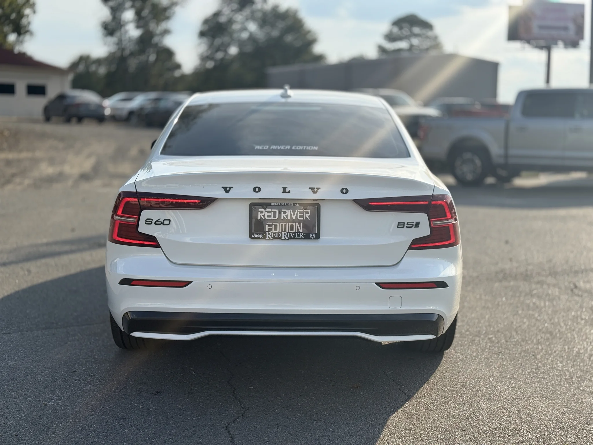 Used 2024 Crystal White Metallic Volvo Plus Black Edition image 8