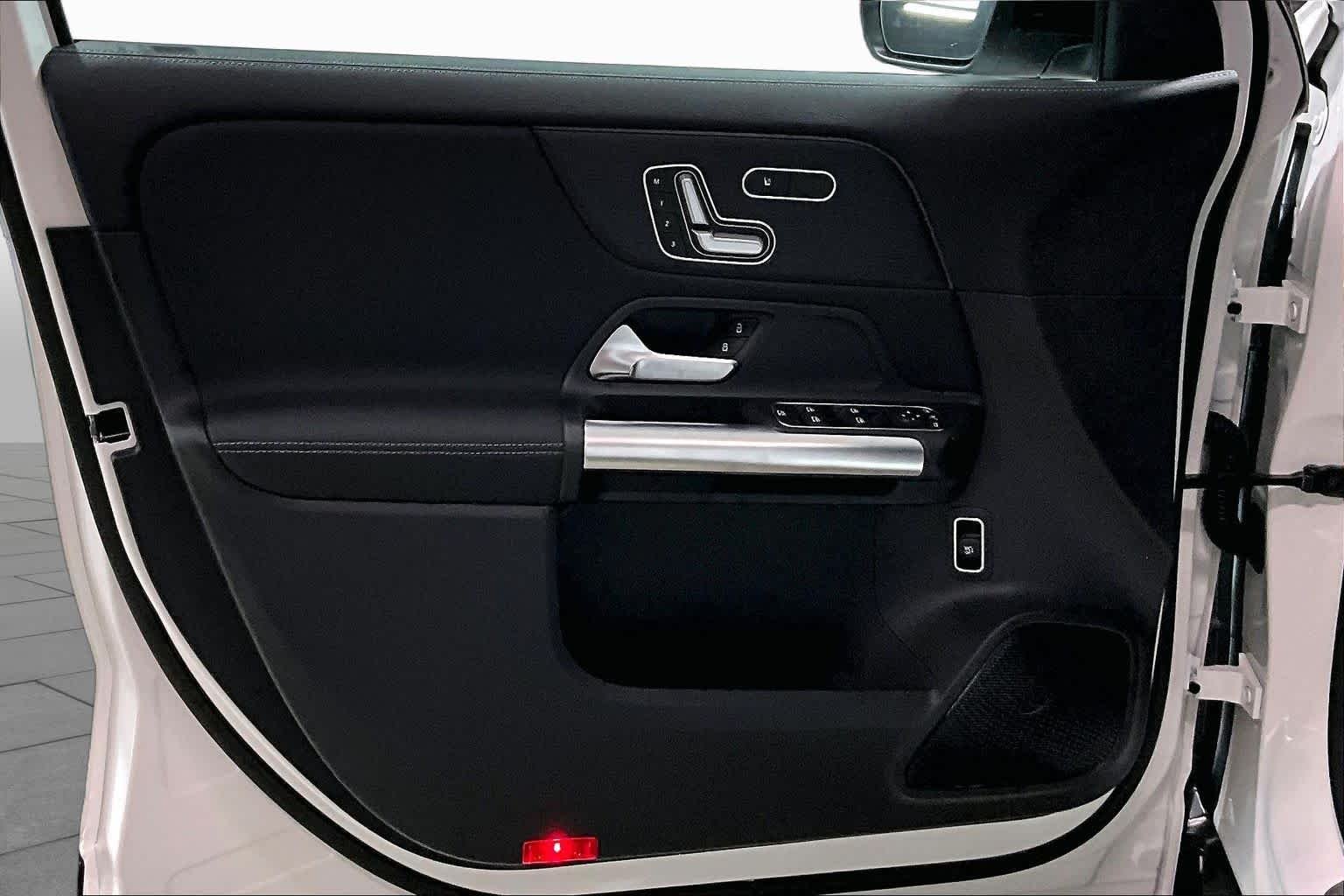 New 2026 Polar White Mercedes-Benz GLA 250 image 12