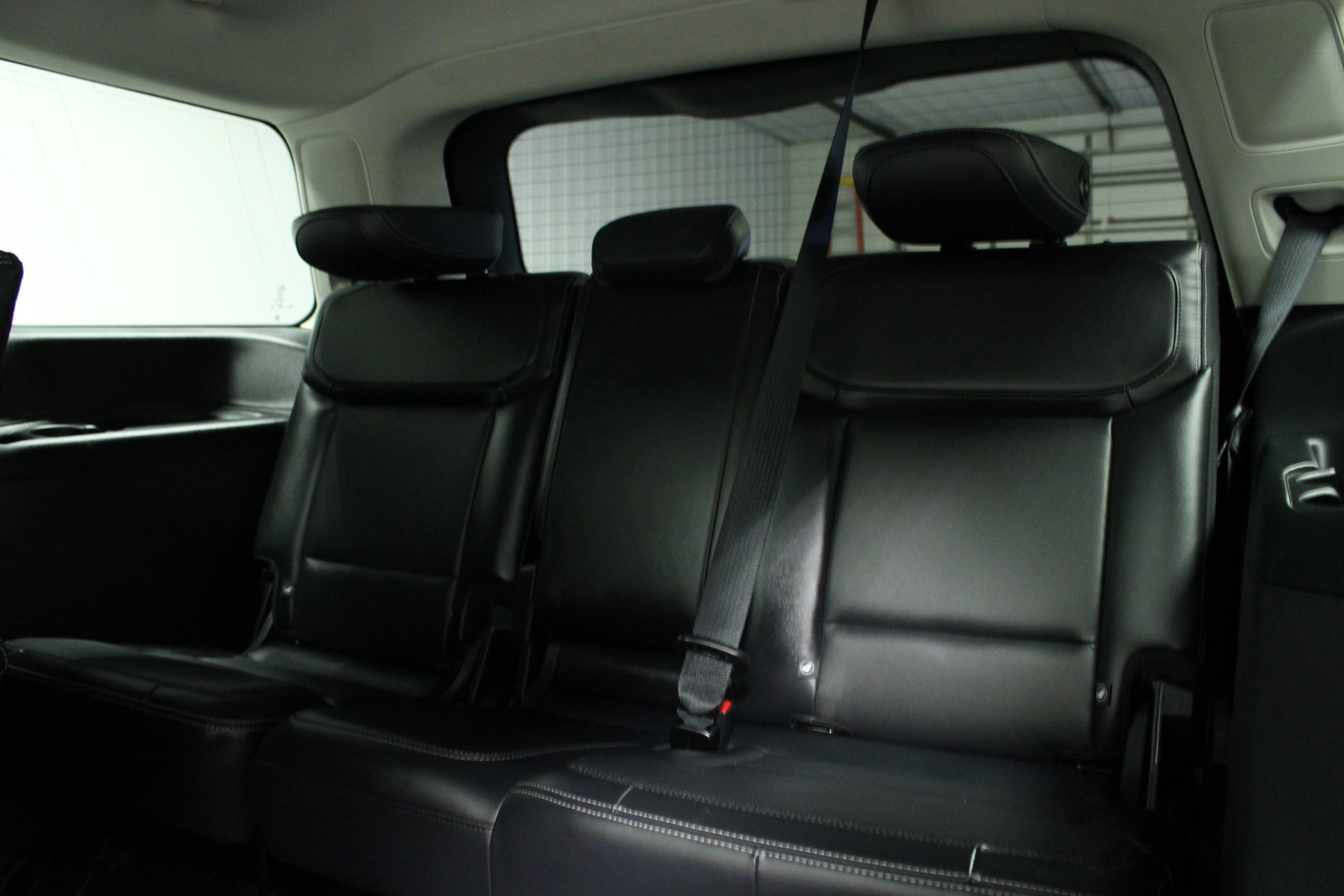 Used 2025 Oxford White Ford Platinum image 14