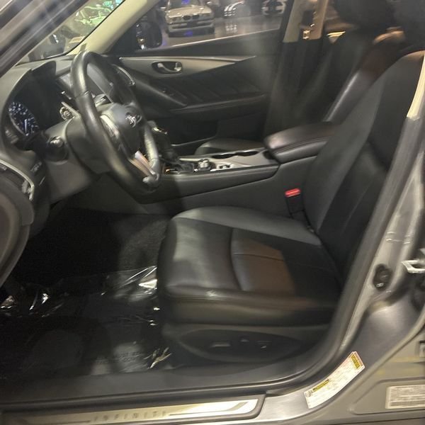 Used 2019 Graphite Shadow INFINITI 3.0t LUXE image 5