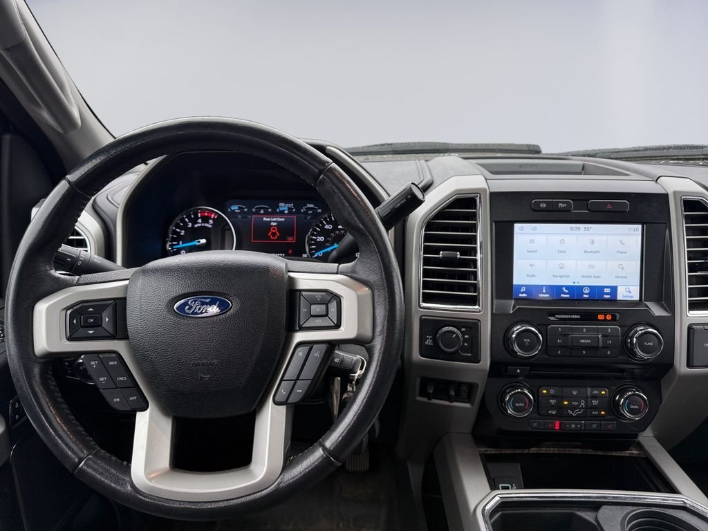 Used 2017  Ford Lariat image 13