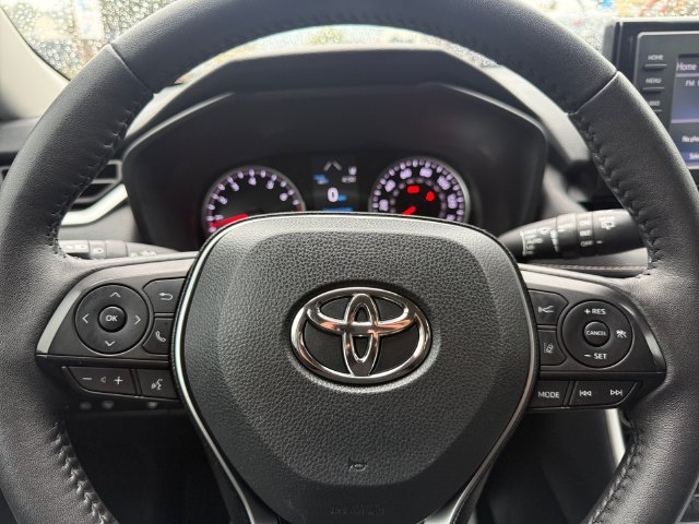 Used 2021 Silver Sky Metallic Toyota XLE image 19