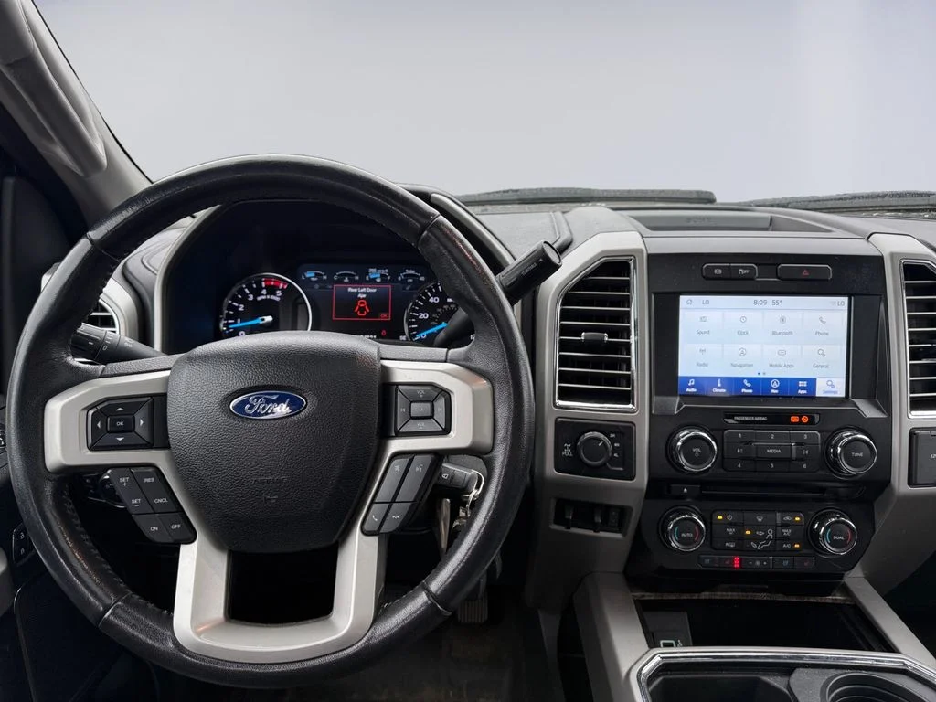 Used 2017  Ford Lariat image 13