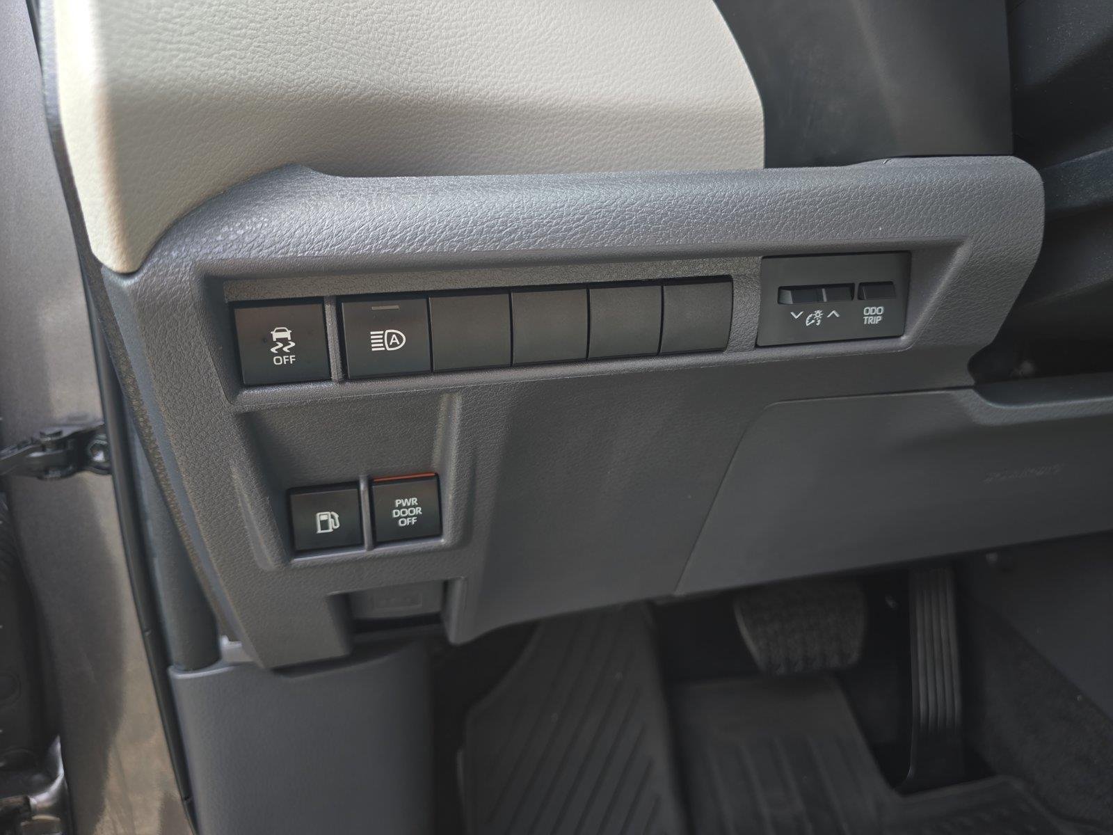 Used 2024 Predawn Gray Mica Toyota XLE image 23