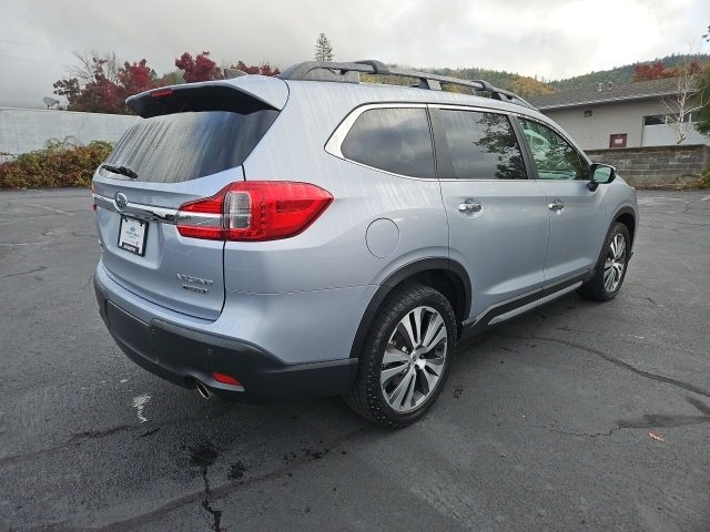 2022 Subaru Ascent Touring photo 3