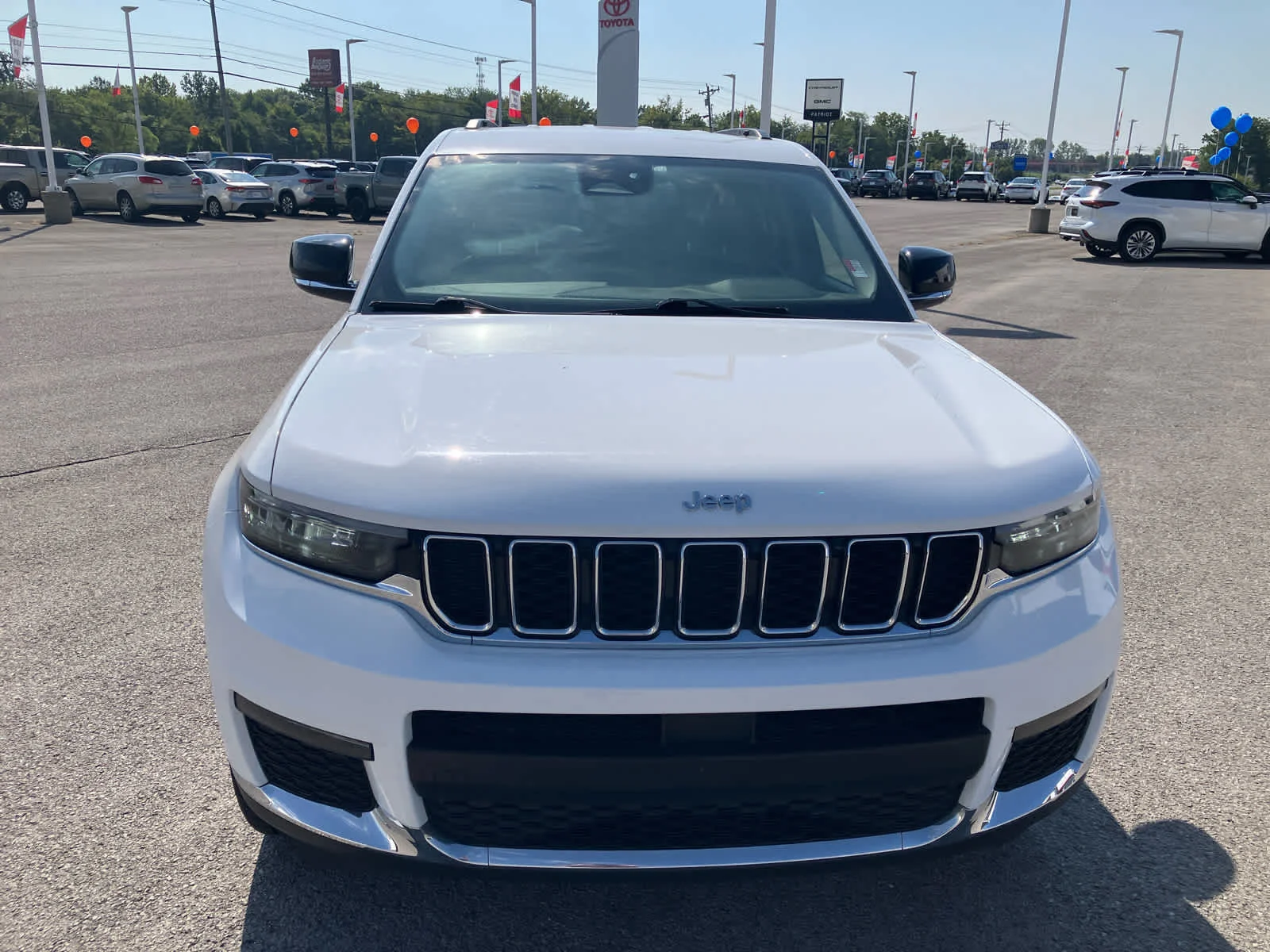 Used 2023 Bright White Clearcoat Jeep Limited image 2