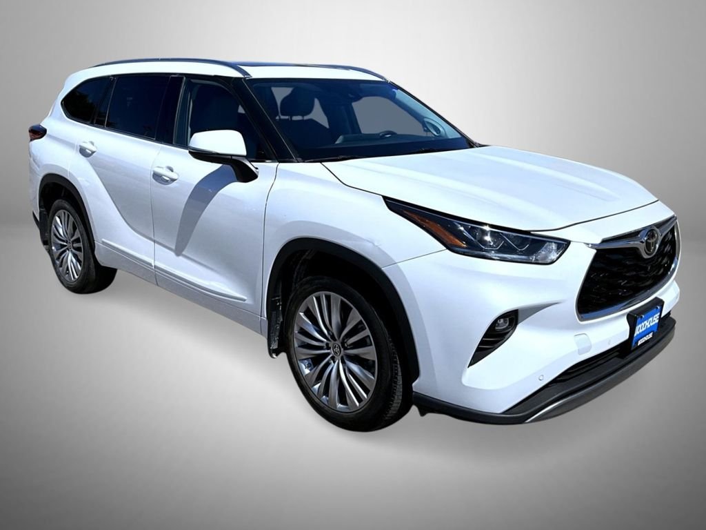 Used 2022 Beige Toyota Platinum image 3