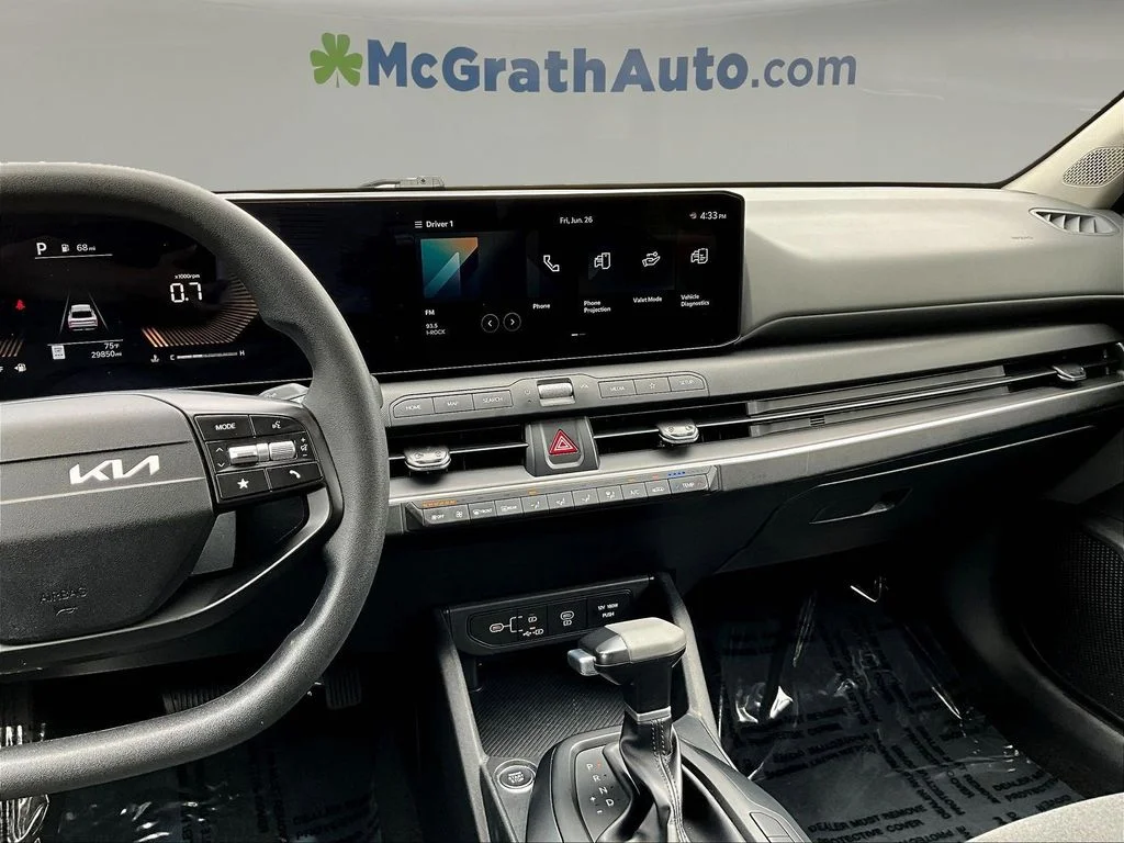 2025 Kia K4 LXS - Photo 12