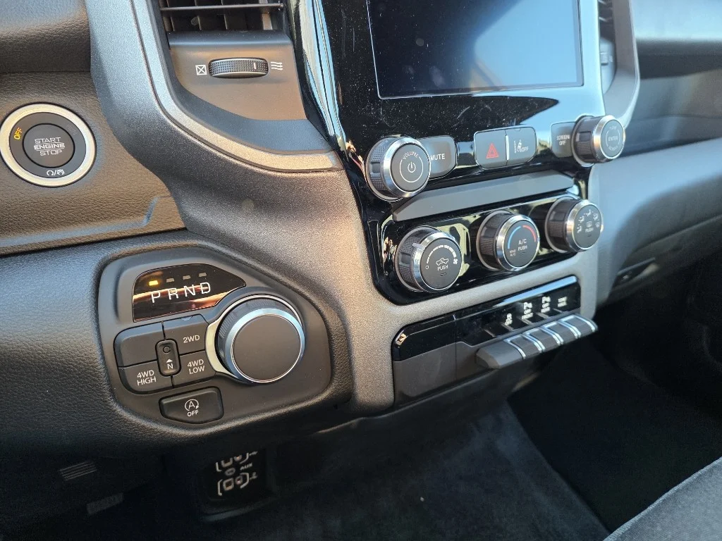 2025 RAM 1500 Tradesman - Photo 12