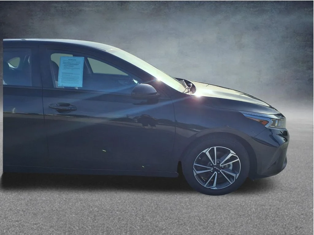 Used 2024 Black Kia LXS image 19