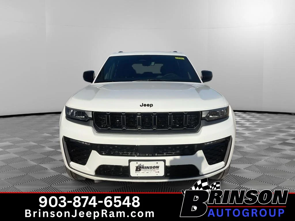 New 2027 Bright White Clear-Coat Paint Jeep Limited Reserve image 2