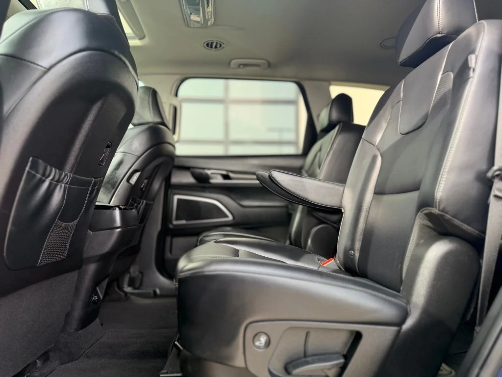 Used 2025 Black Kia S image 21