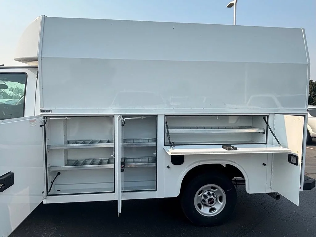 New 2024 Summit White GMC 1WT image 3