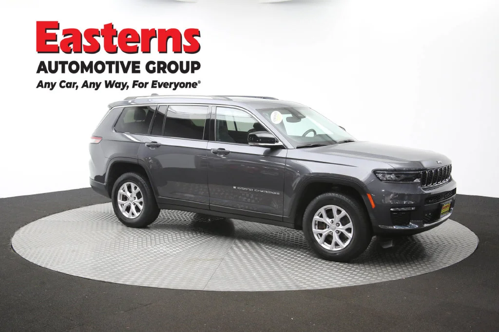 Used 2022 Gray Jeep Limited image 52