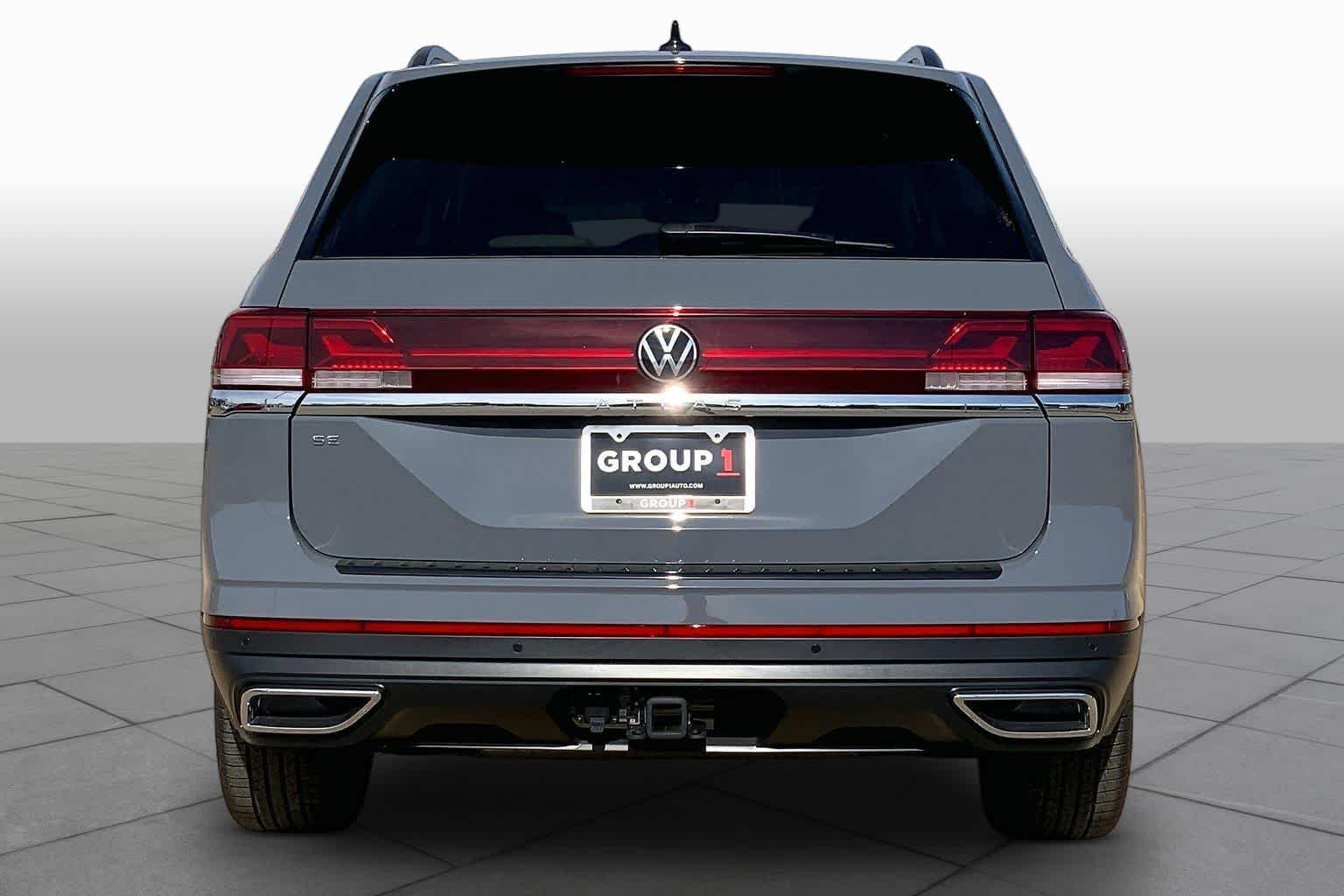 New 2026 Pure Gray Volkswagen 2.0T SE w/Technology image 4