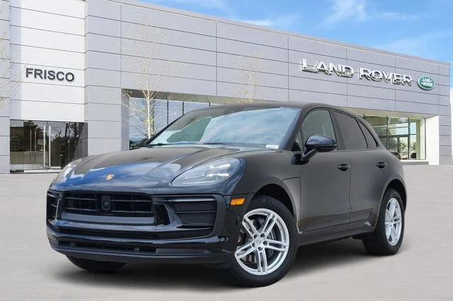 2025 Porsche Macan -'s photo