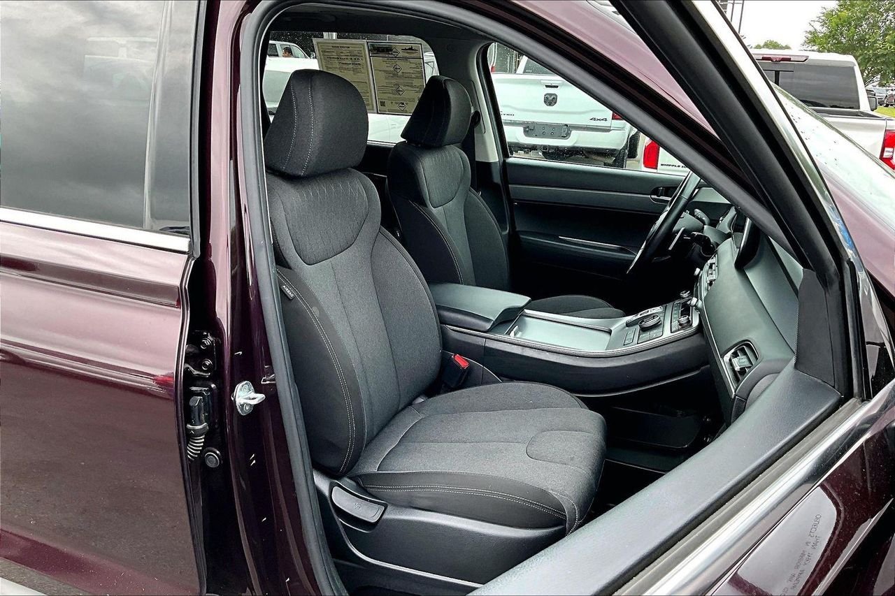 Used 2021 Sierra Burgundy Hyundai SEL image 32