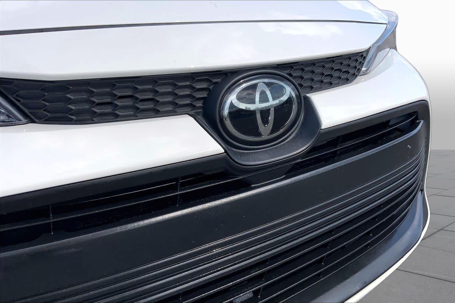 Used 2024 Ice Cap Toyota LE image 29