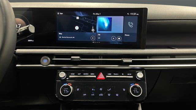 Used 2025 Hampton Gray Hyundai SEL Convenience image 13