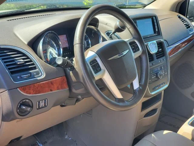 Used 2015 Cashmere/Sandstone Pearlcoat Chrysler Touring image 7