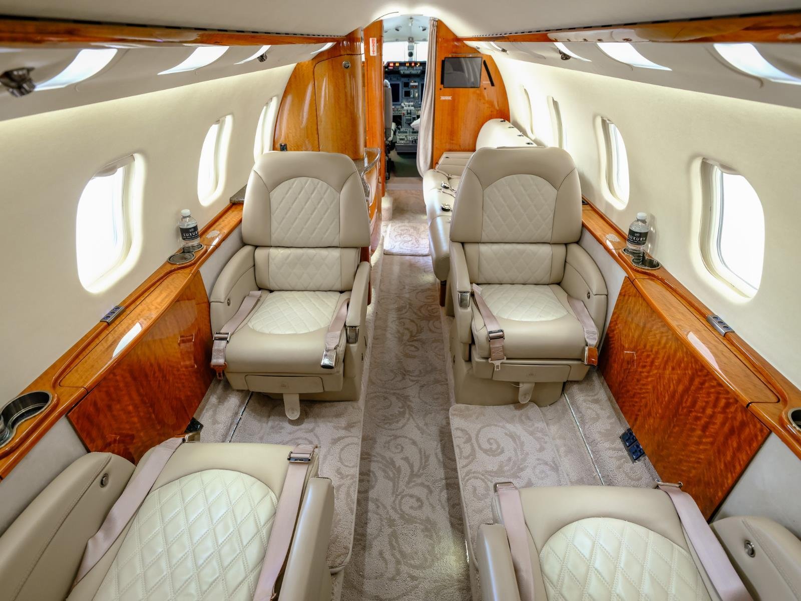 Used 2009 White LEARJET XR image 25