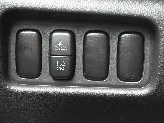 New 2026 Gray Mitsubishi 2.0 LE image 31