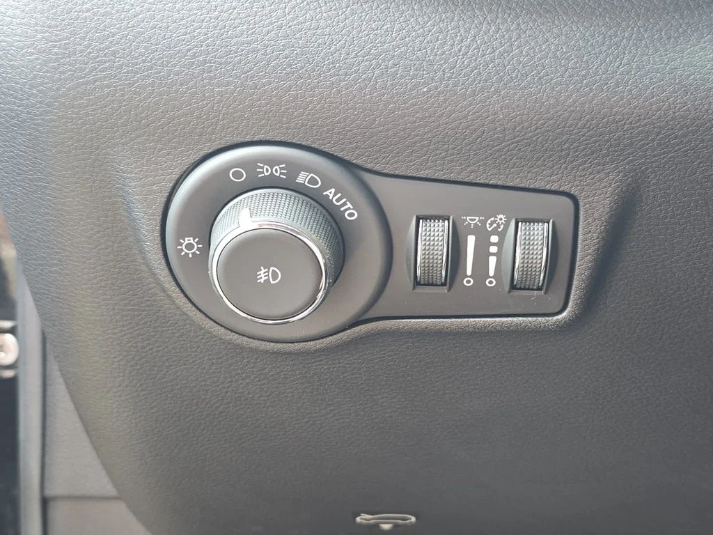 Used 2022 Black Jeep Limited image 20