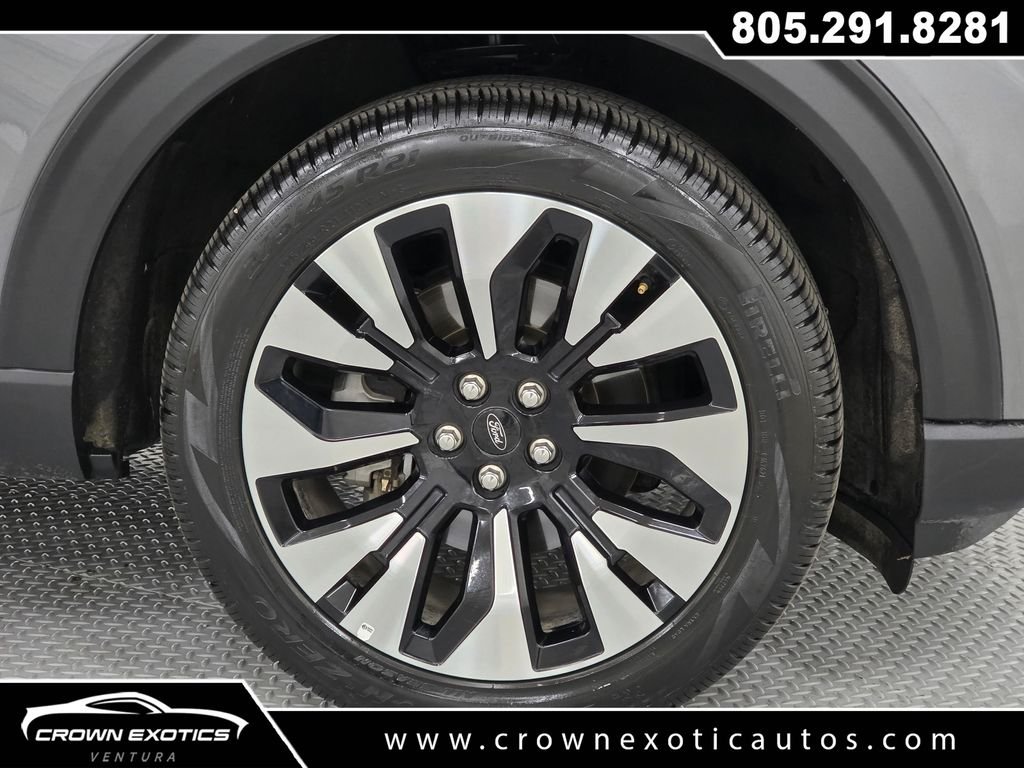 Used 2025 Gray Ford Platinum image 9