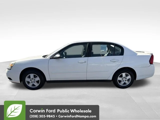 Used 2005 White Chevrolet  image 8