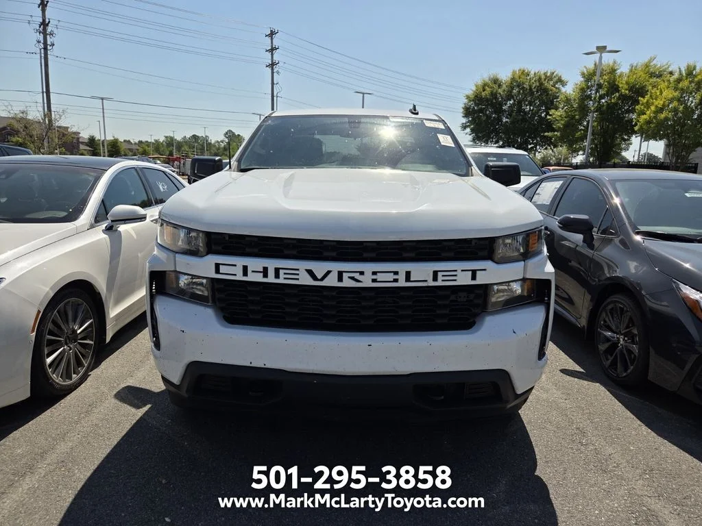 Used 2021 White Chevrolet Custom image 2